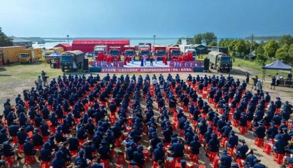 “红色文艺轻骑兵”走进石首抗洪抢险实战练兵场