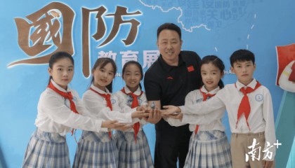 人民空军首任新闻发言人申进科：中国的战机越先进，世界的天空越安宁！