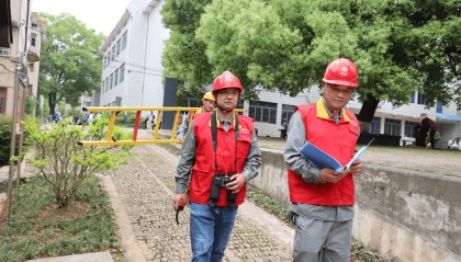 湖南武冈：父子同“考”