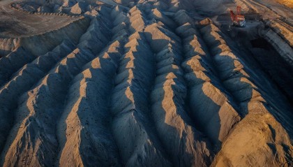 中美俄煤矿对比，中国煤炭年产量达41.53亿吨，占据全球产量的51%