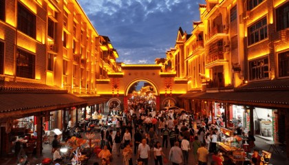 湖南武冈西直街五一“银票经济”引爆文旅热潮