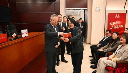 沈晓明毛伟明看望慰问湖南省两会新闻工作者