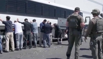 接回被拘韩国员工的包机走不了，韩国外交部：正与美国沟通