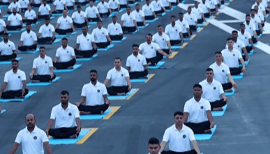 莫迪视察印度首艘国产航母“维克兰特”号，称其仅名字就足以让巴基斯坦“夜不能寐”