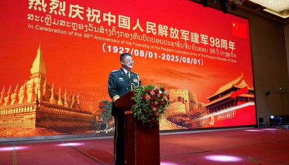 驻老挝使馆举行庆祝中国人民解放军建军98周年招待会