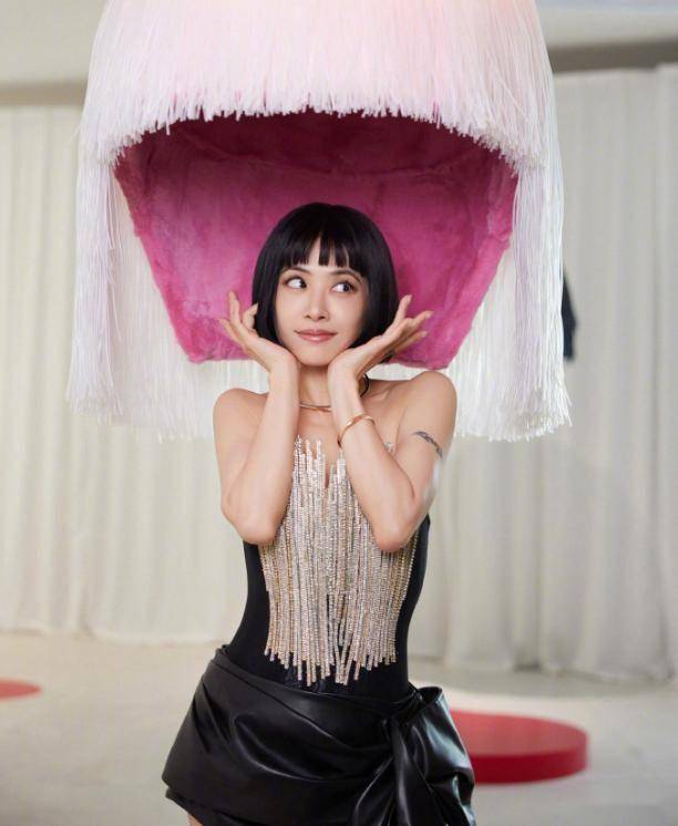 12月13日不能忘不敢忘,众星转发央视新闻动态,蔡依林大S没动静