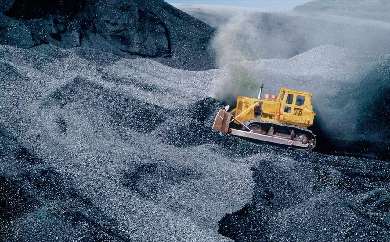 中美俄煤矿对比，中国煤炭年产量达41.53亿吨，占据全球产量的51%