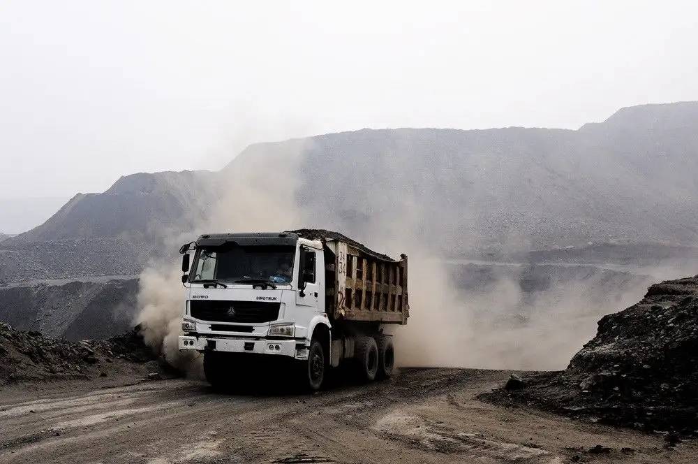 中美俄煤矿对比，中国煤炭年产量达41.53亿吨，占据全球产量的51%