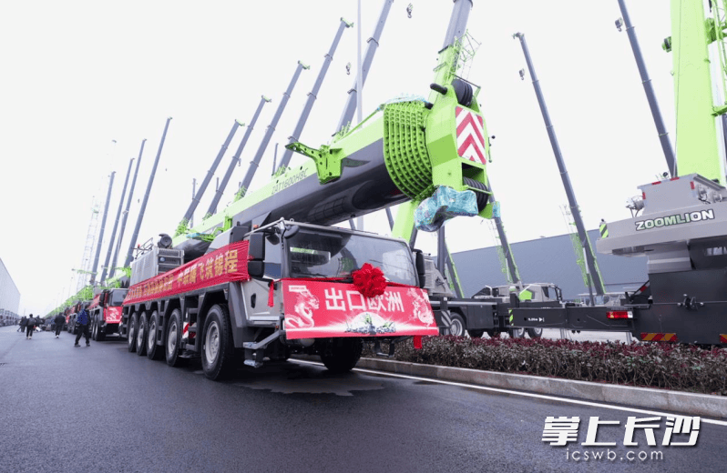 双语新闻 | 总金额57亿元！中联重科超万台设备奔赴全球