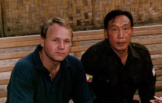 缅甸佤邦有两块土地，南佤和北佤如何交往？