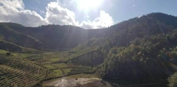 缅甸佤邦有两块土地，南佤和北佤如何交往？