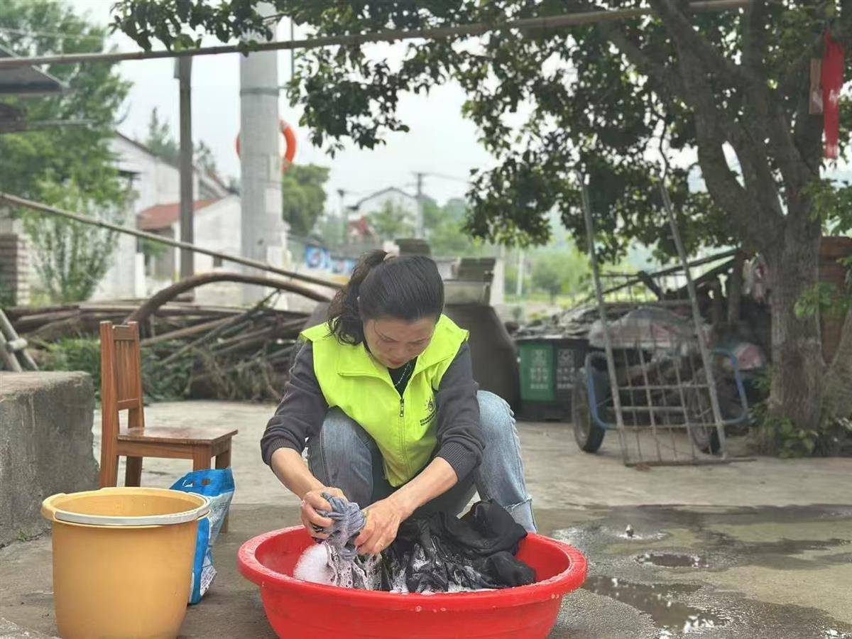 陪老人吃顿热乎饭!武汉新洲有群流动的“爱心厨师”