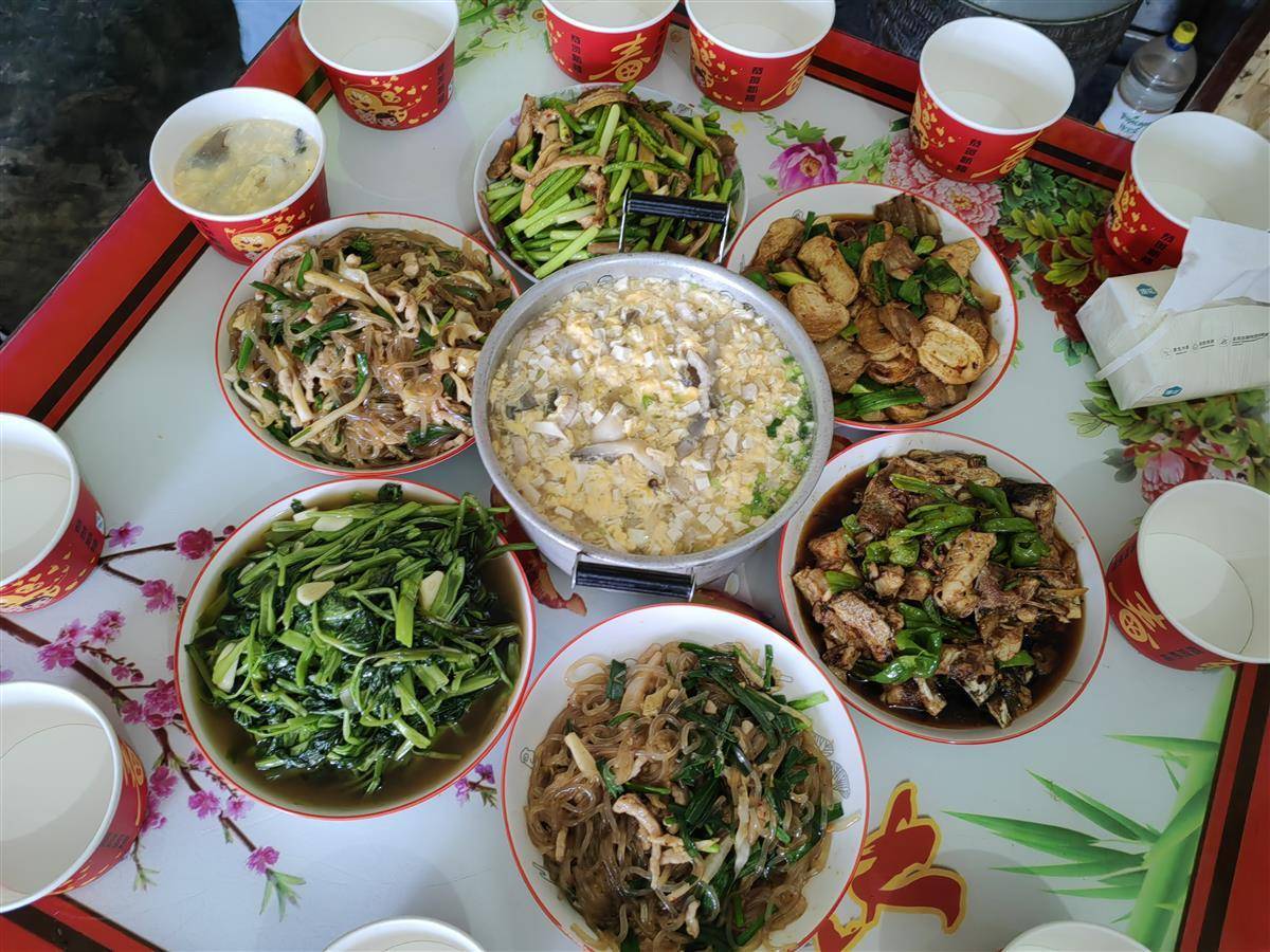 陪老人吃顿热乎饭!武汉新洲有群流动的“爱心厨师”