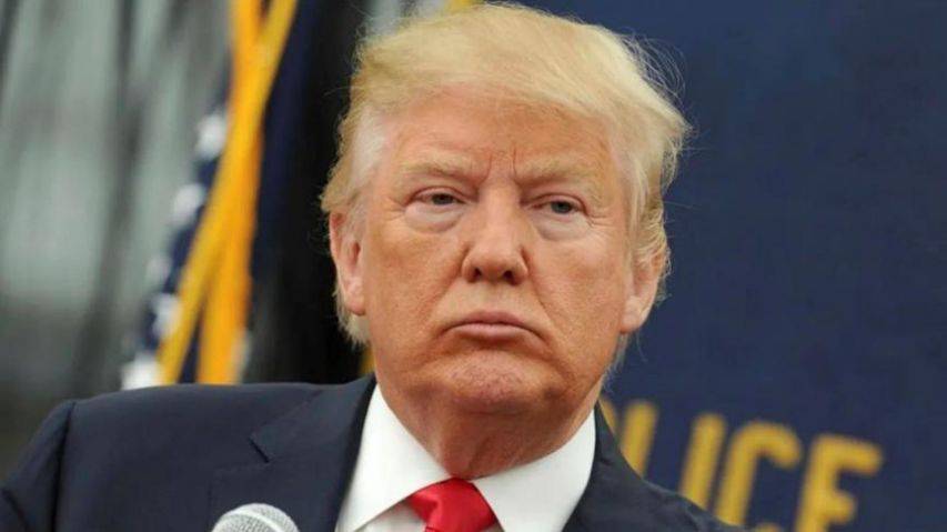 两架专机深夜降落北京，访华无门的特朗普，顶不住压力松口了？