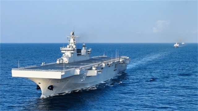 给台湾上上强度！中国海军史无前例大公开，数十艘军舰随便看