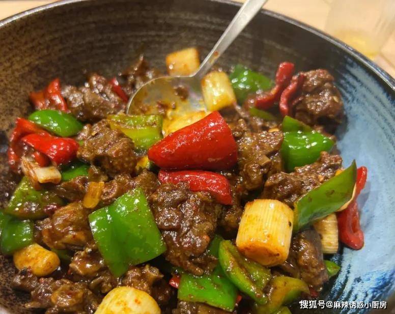 洋葱炒腊肉，馋的口水流！