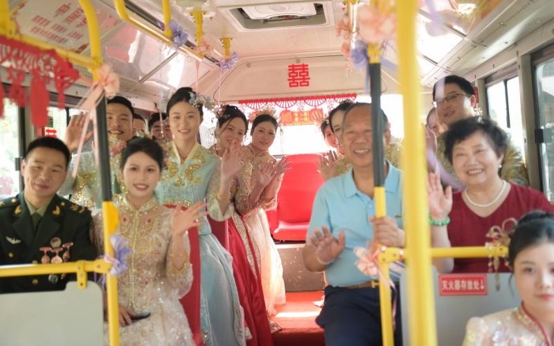 湖北十堰茅箭区:集体婚礼为爱“减负”