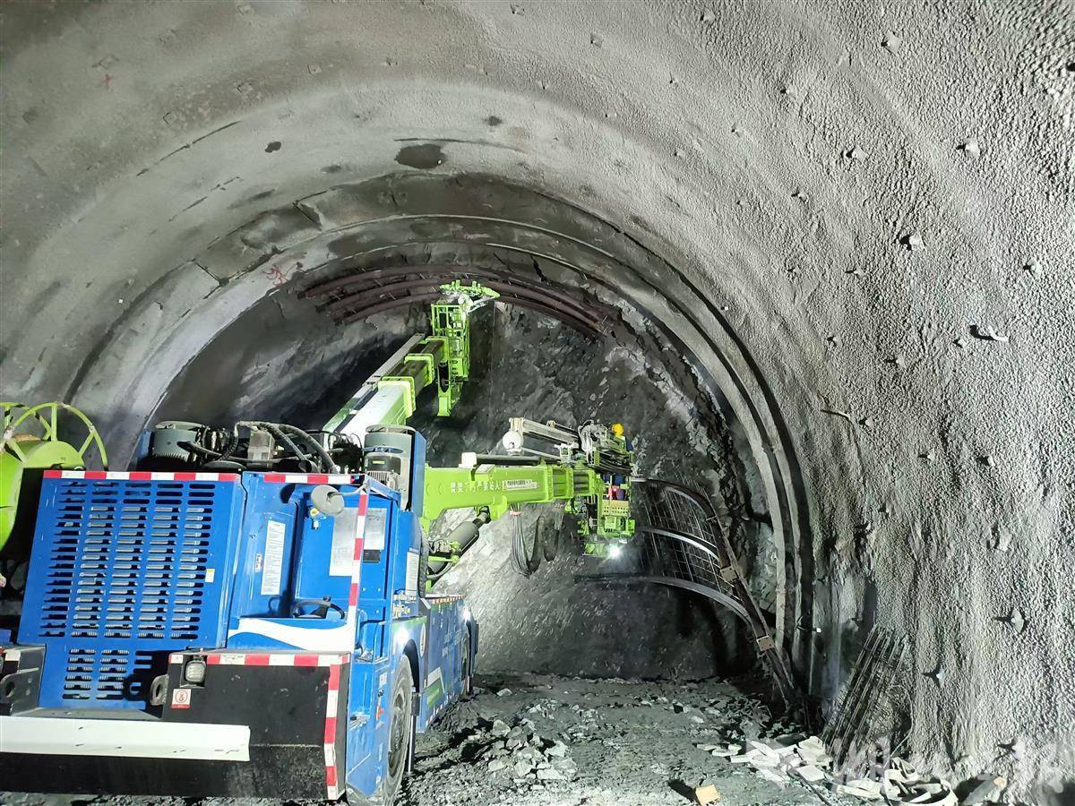 湖北在建最长公路隧道掘进突破4000米