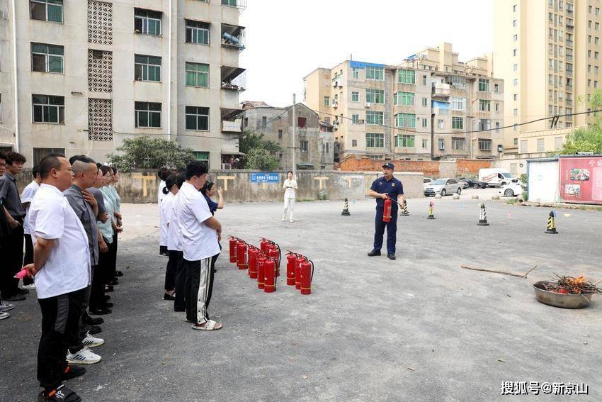 湖北京山消防为餐饮场所系紧“安全围裙”