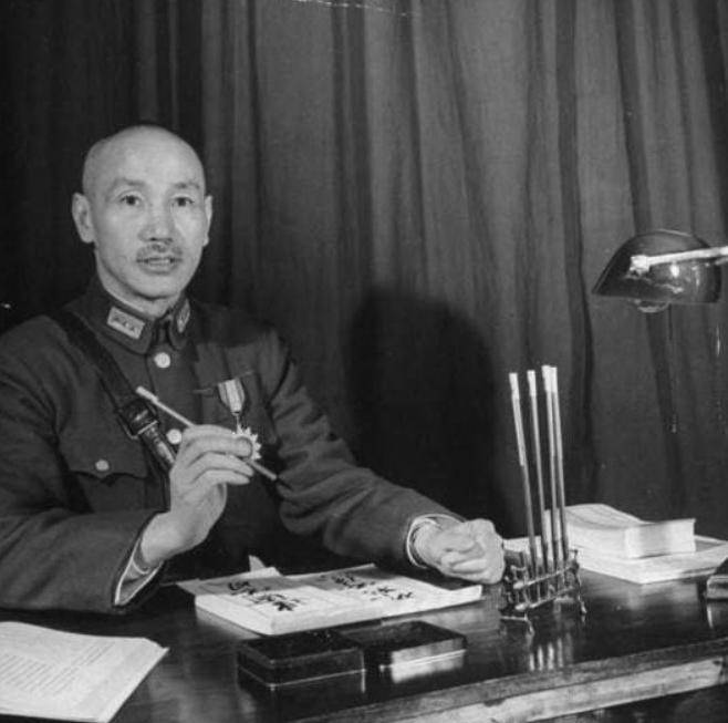 “宁夏王”马鸿逵拒绝起义：我对共产党有恩，打赢了解放军再谈和