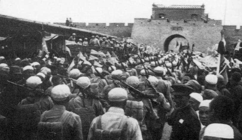 “宁夏王”马鸿逵拒绝起义：我对共产党有恩，打赢了解放军再谈和