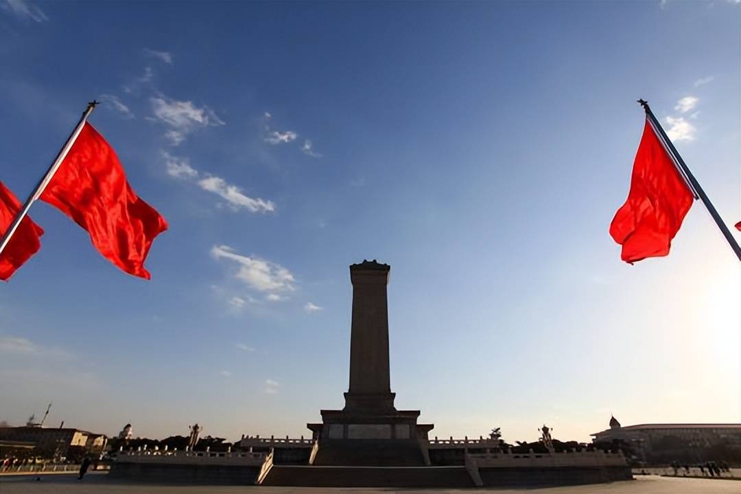 为什么毛主席不允许英雄纪念碑碑文中,提及“中国共产党”?