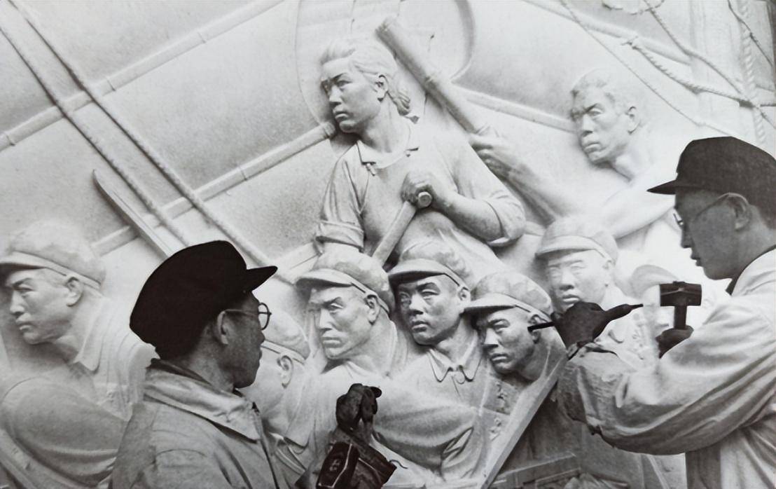 为什么毛主席不允许英雄纪念碑碑文中,提及“中国共产党”?