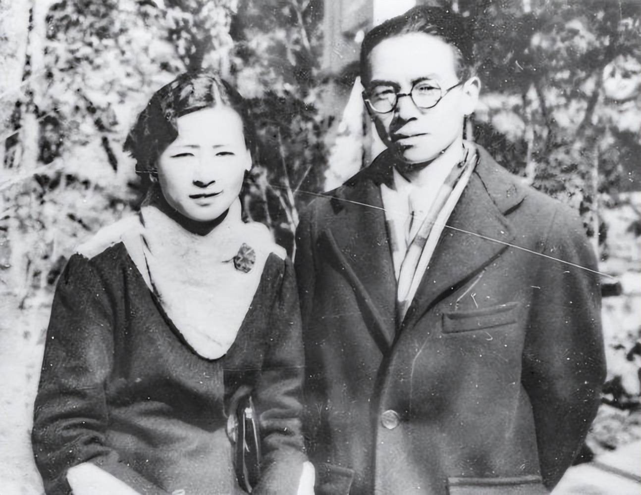 为什么毛主席不允许英雄纪念碑碑文中,提及“中国共产党”?