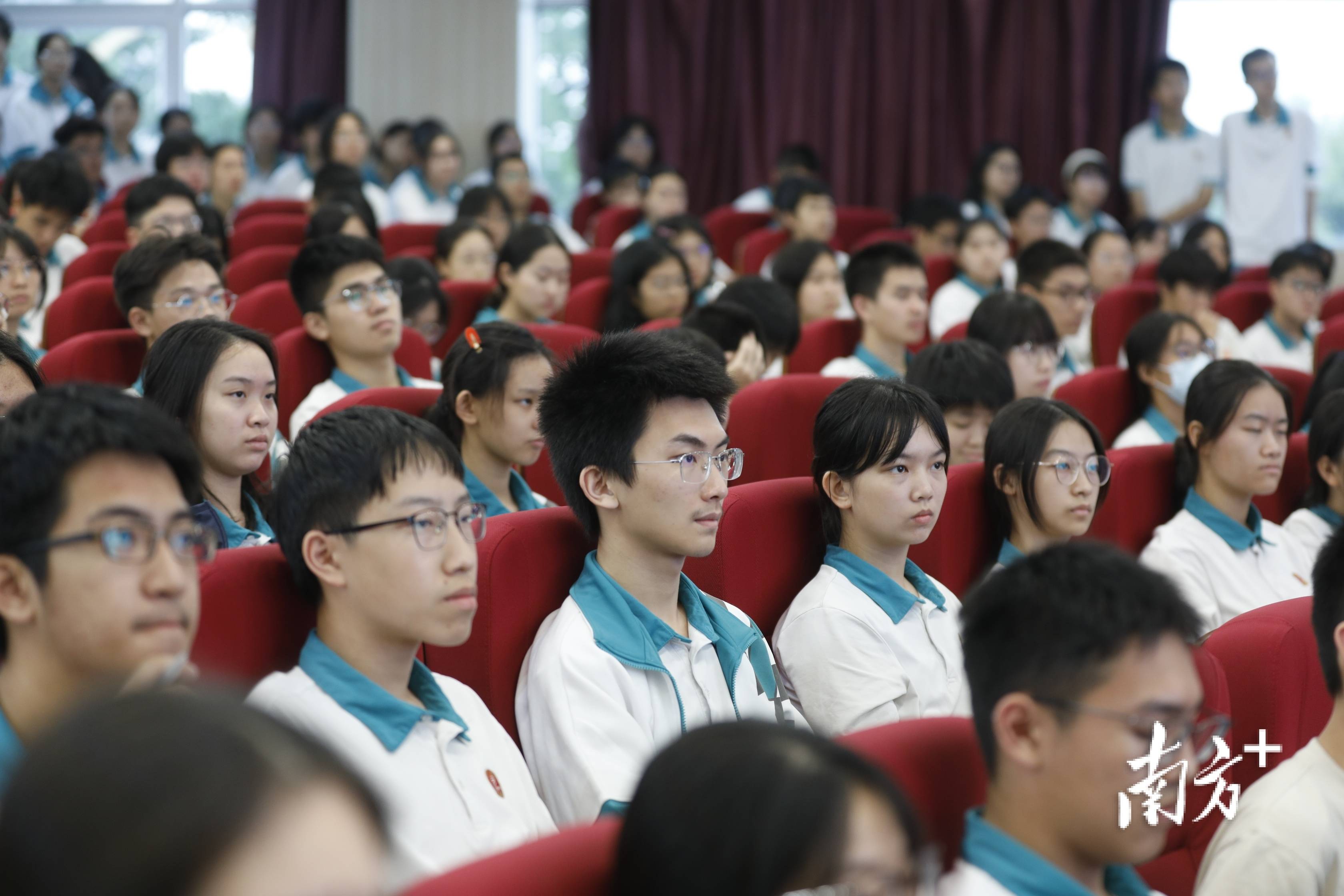 广东高院开展“法治进校园”主题活动