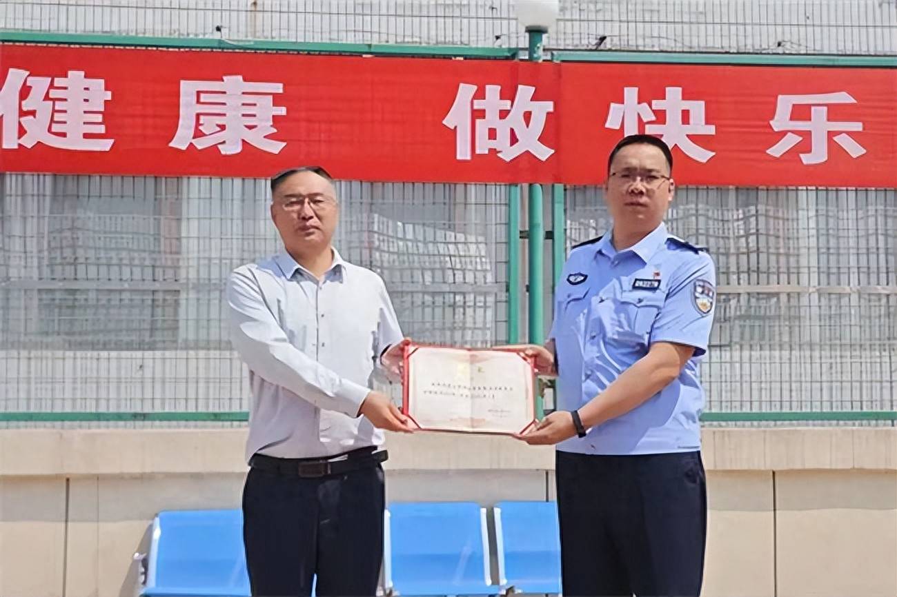 柳林公安：警校联动筑防线 法治教育护成长