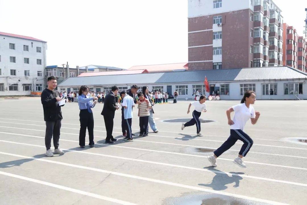 粽香童趣伴“典”行 法治护航庆“双节”