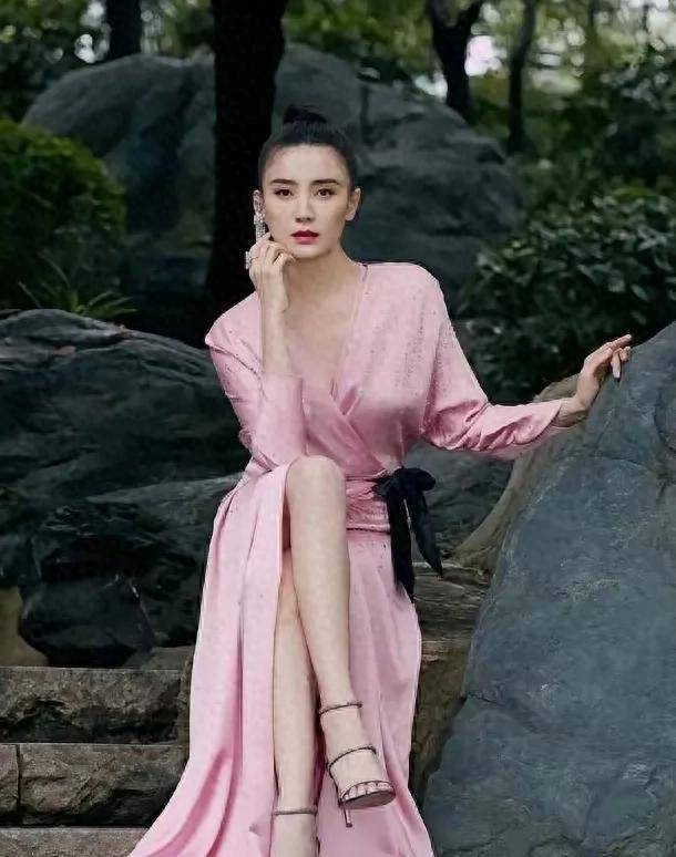 2007年,影视圈爆出一则轰动新闻: