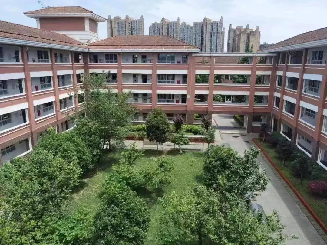 巴中高三复读有必要吗-巴中哪些学校可以复读高三-巴中全日制封闭式高三复读学校-巴中最厉害三个复读学校-巴中高三复读学校哪所好