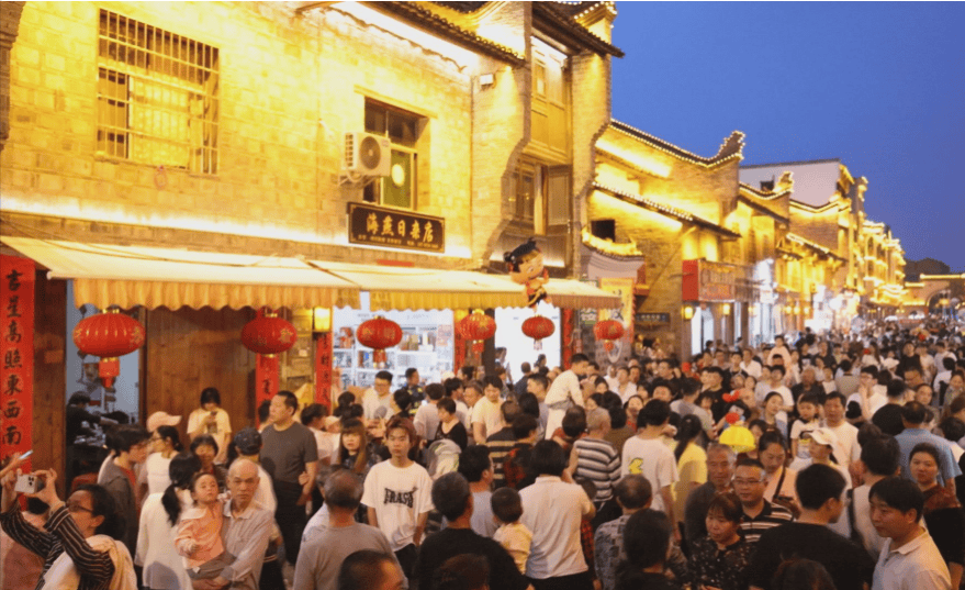 湖南武冈西直街五一“银票经济”引爆文旅热潮