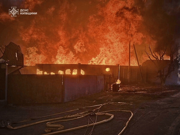 俄军下大血本,三年多首次进攻大城市!基辅居民:世界末日降临?