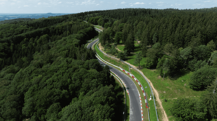 BMW M:纽博格林北环赛道的“飞车”大师