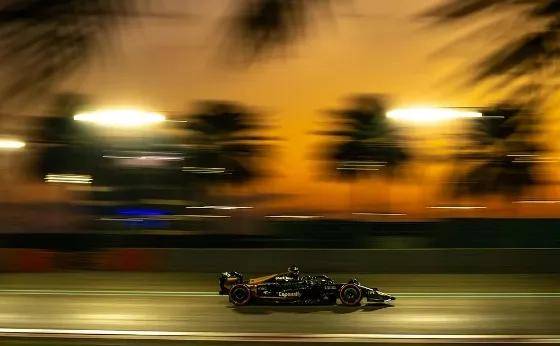 《F1：狂飙飞车》：四平八稳的速度盛宴