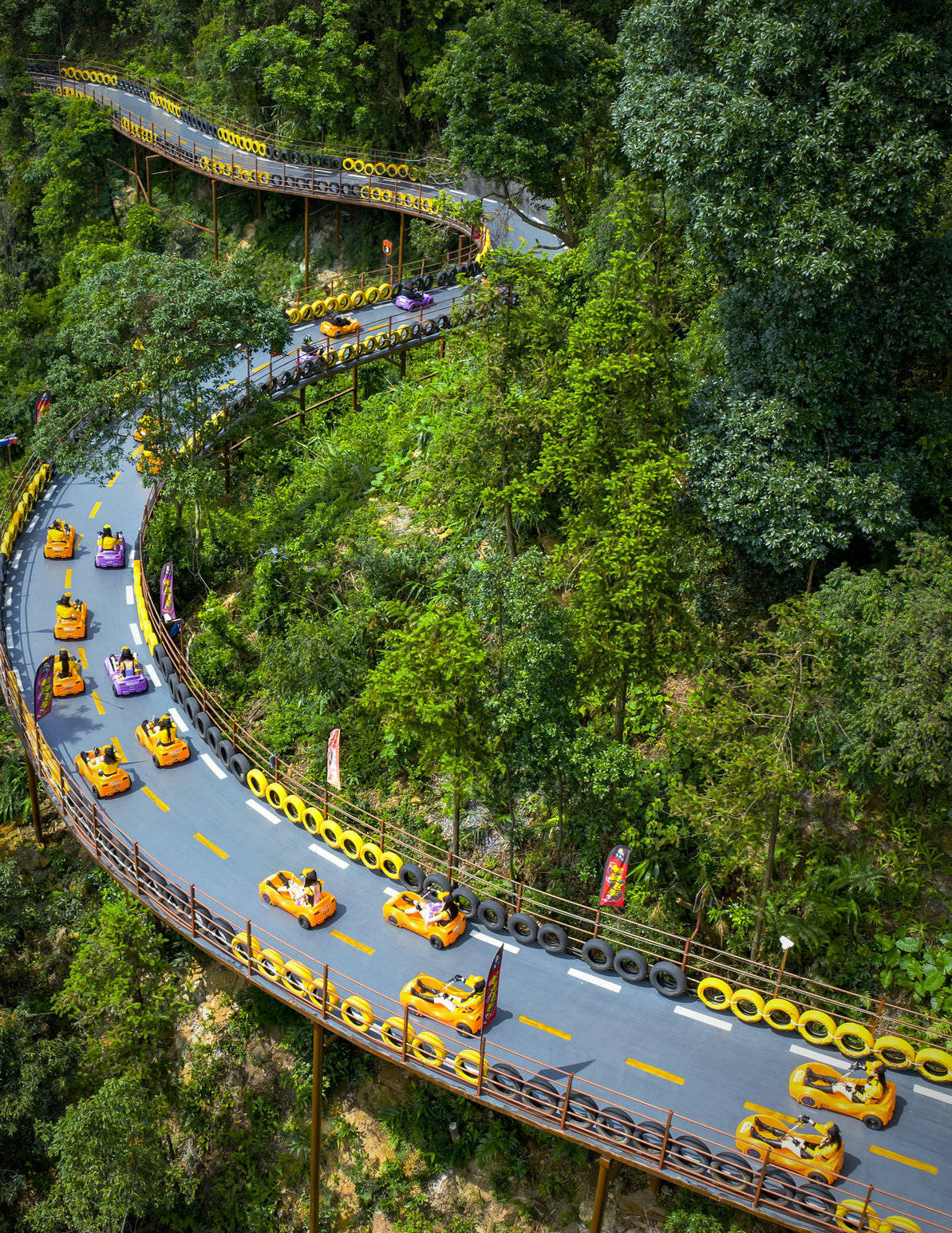 虚拟照进现实!QQ飞车驶入清远古龙峡