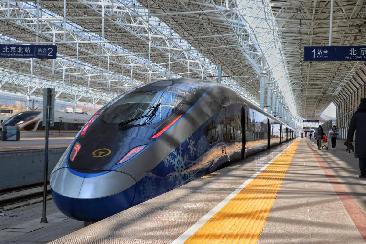 中国高铁飞驰全国!进入山东为何减速?