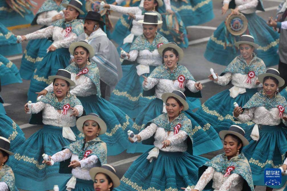 秘鲁阅兵庆祝独立204周年