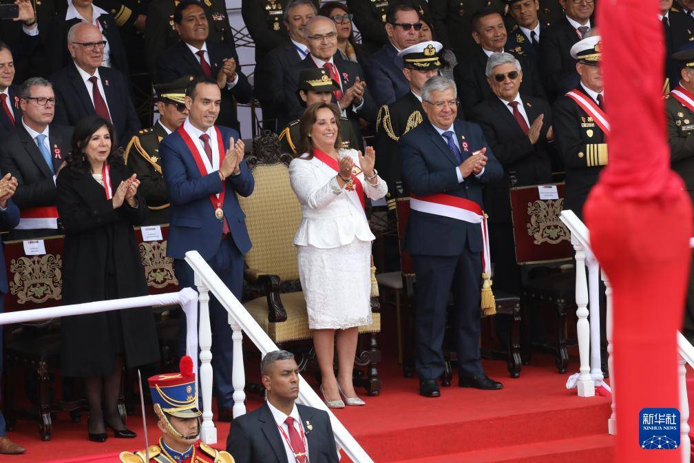 秘鲁阅兵庆祝独立204周年