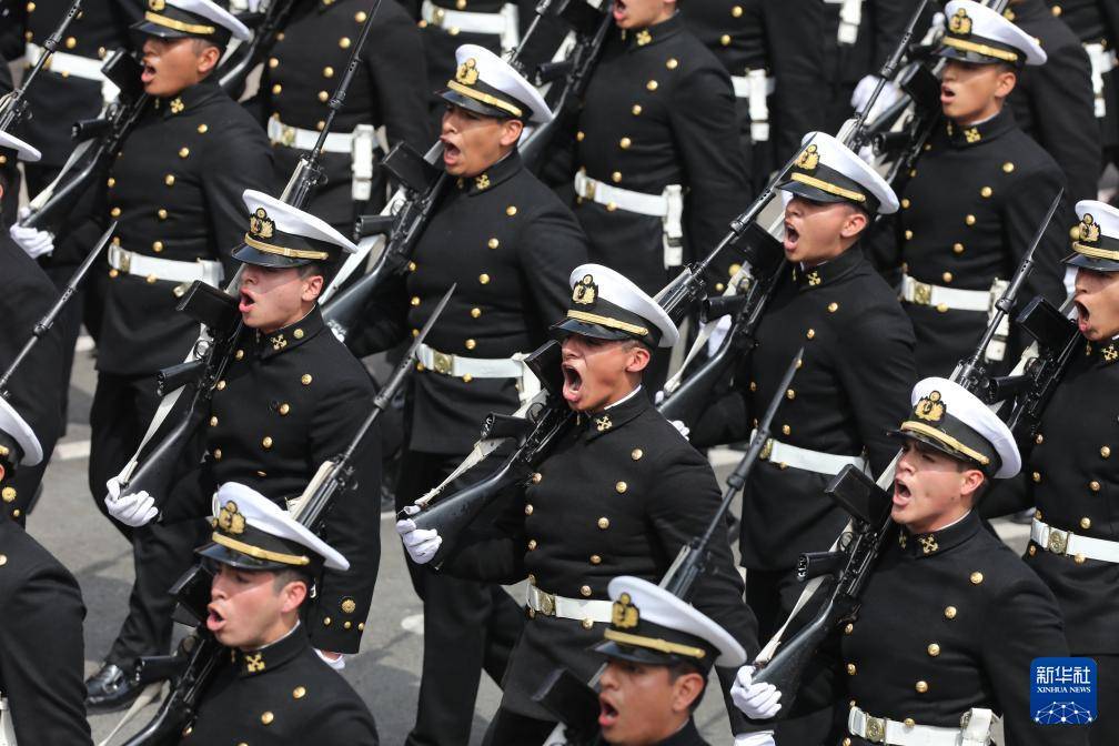 秘鲁阅兵庆祝独立204周年