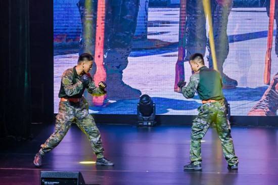 庆祝中国人民解放军建军98周年——戎爱之夜活动举行