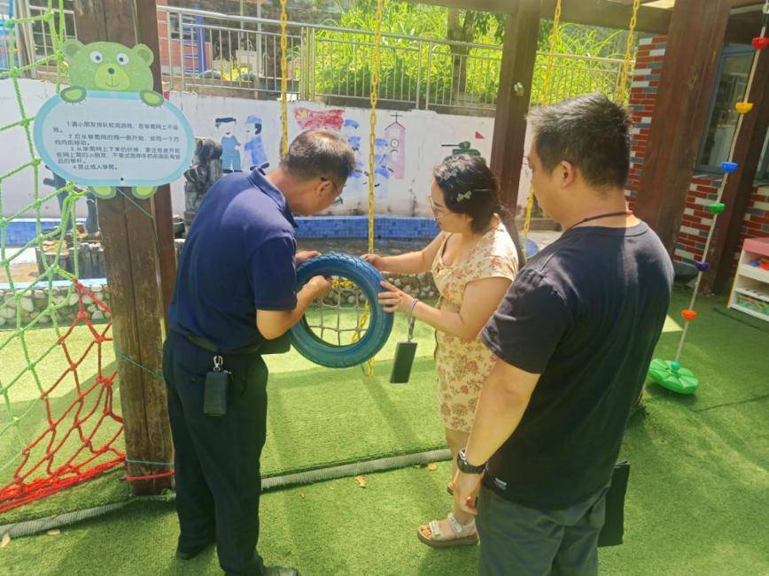 兴山县应急管理局、教育局联合检查指导高桥乡校园安全工作