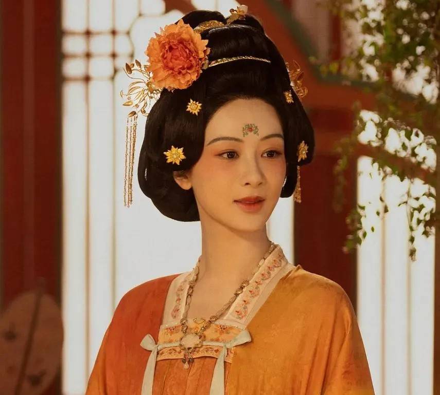 白玉兰奖会爆冷？杨紫张若昀呼声高，但网友认为最大可能还是他