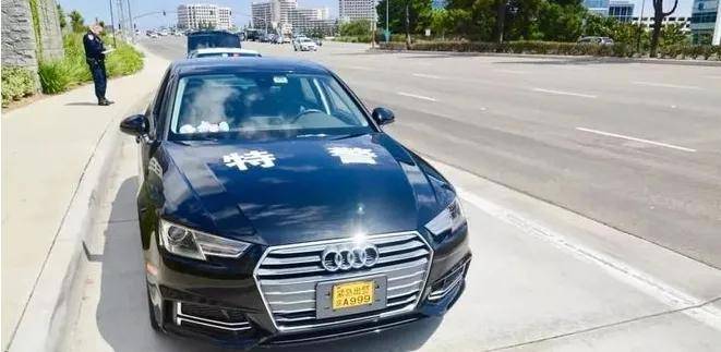 澳大利亚人抗议在车上贴中国八一军徽！吓得还以为是中国来抓他的