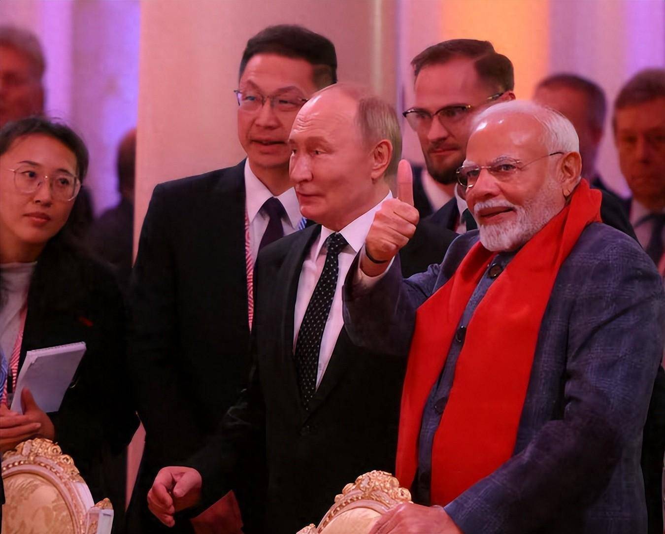 被美国羞辱后，莫迪一夜间变了个人，确认访华行程，只待2天不出席九三阅兵！