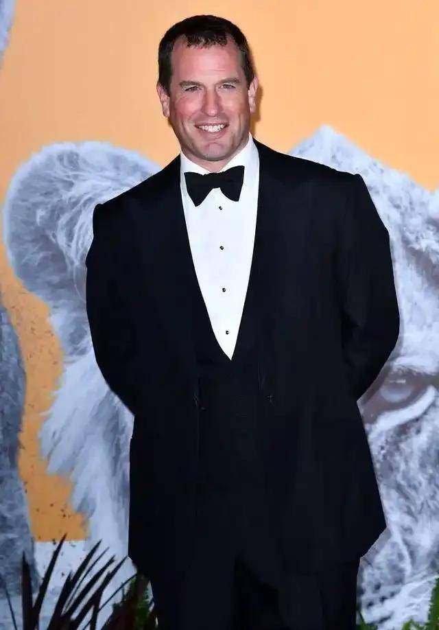 45岁离异带娃女护士嫁英国王室，比短剧更精彩！