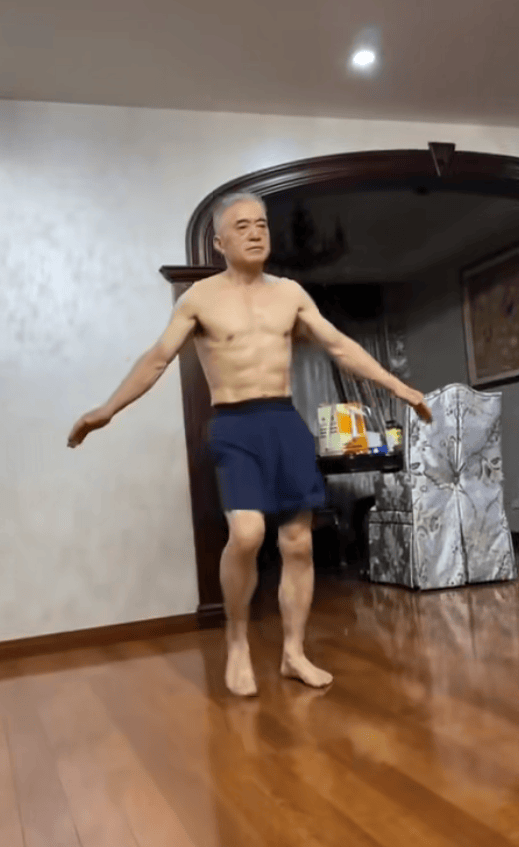 65岁三高老人被女婿爆改成腹肌大爷，两个月累计瘦46斤！网友：你大爷还是你大爷