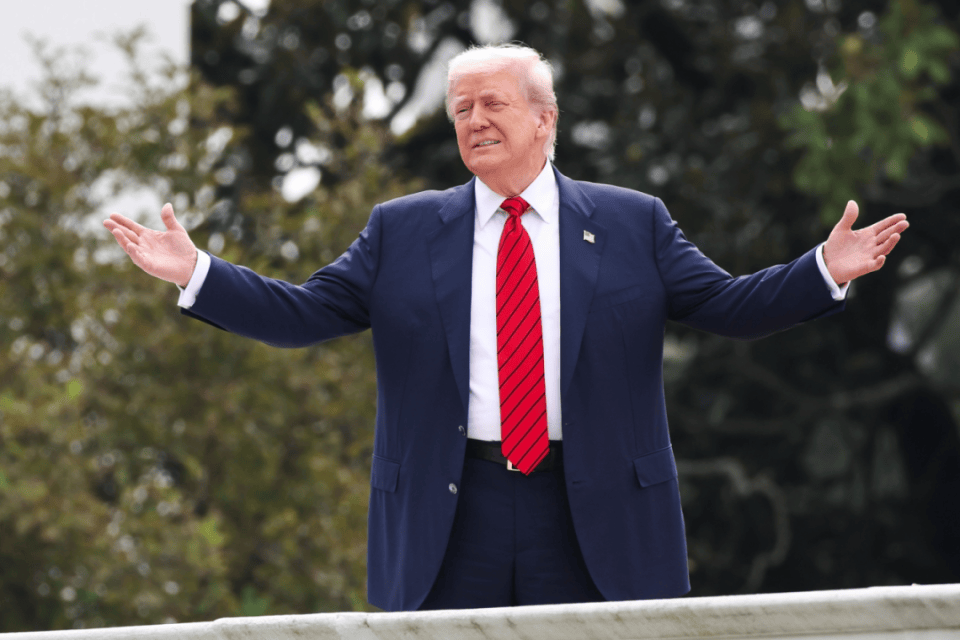 梅德韦杰夫警告北约，俄将取消核武器的自我限制